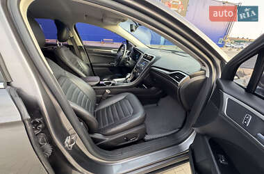 Седан Ford Fusion 2013 в 