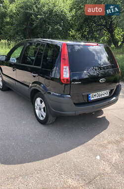 Хэтчбек Ford Fusion 2011 в 