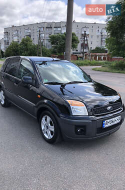 Хэтчбек Ford Fusion 2011 в 