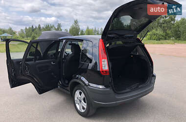 Хэтчбек Ford Fusion 2011 в 