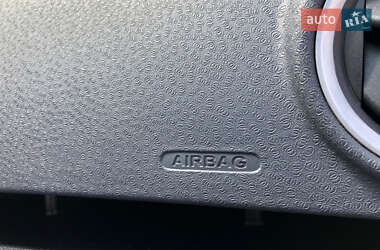 Хэтчбек Ford Fusion 2011 в 