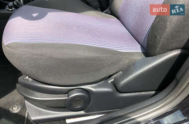 Хэтчбек Ford Fusion 2011 в 