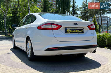 Седан Ford Fusion 2014 в 