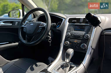 Седан Ford Fusion 2014 в 