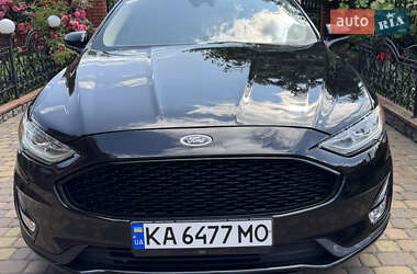 Седан Ford Fusion 2019 в 