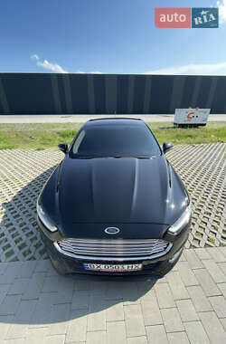 Седан Ford Fusion 2015 в 