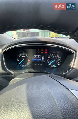 Седан Ford Fusion 2015 в 