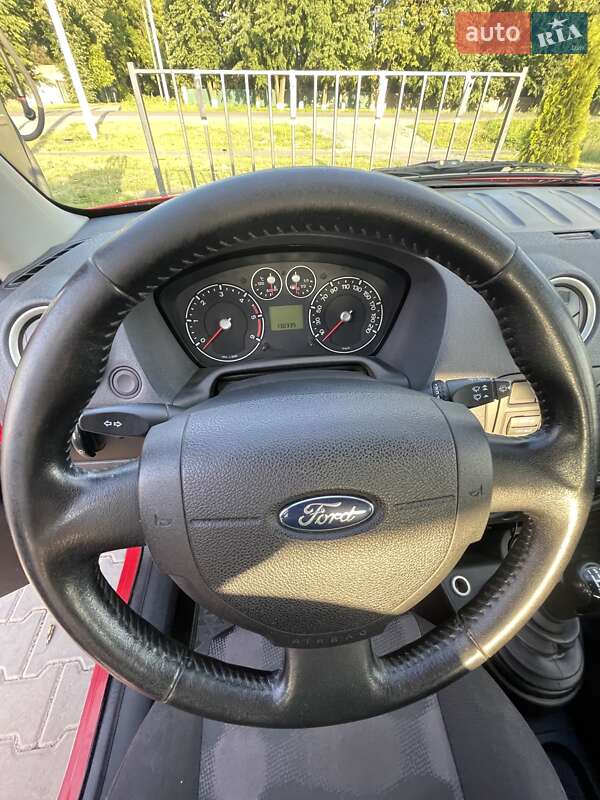 Хэтчбек Ford Fusion 2006 в Христиновке