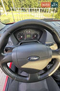 Хэтчбек Ford Fusion 2006 в 