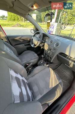 Хэтчбек Ford Fusion 2006 в 