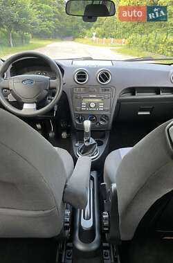 Хэтчбек Ford Fusion 2009 в 