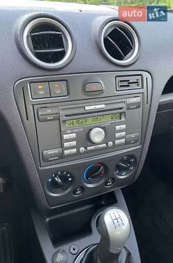 Хэтчбек Ford Fusion 2009 в 