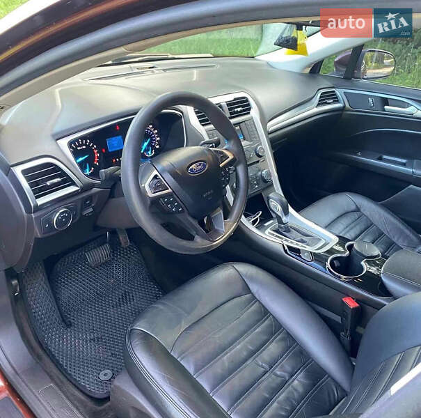 Седан Ford Fusion 2015 в Івано-Франківську