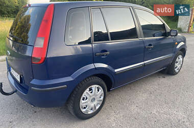 Хэтчбек Ford Fusion 2003 в 