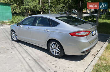 Седан Ford Fusion 2013 в 