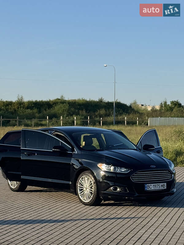 Седан Ford Fusion 2016 в 