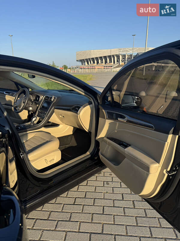 Седан Ford Fusion 2016 в Львове