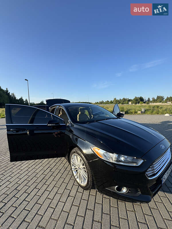 Седан Ford Fusion 2016 в Львове