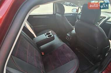 Седан Ford Fusion 2015 в 
