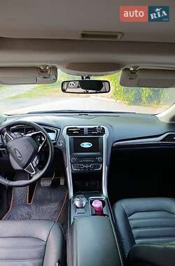 Седан Ford Fusion 2018 в 