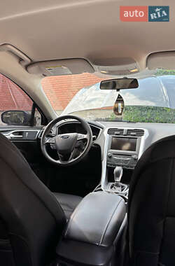 Седан Ford Fusion 2014 в 