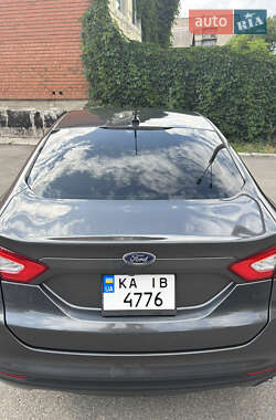 Седан Ford Fusion 2014 в 