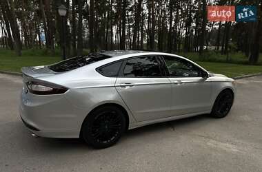 Седан Ford Fusion 2013 в 