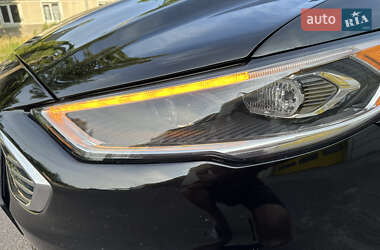 Седан Ford Fusion 2017 в 