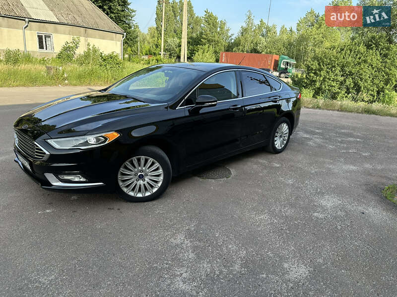 Седан Ford Fusion 2017 в 