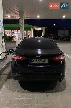 Седан Ford Fusion 2013 в 