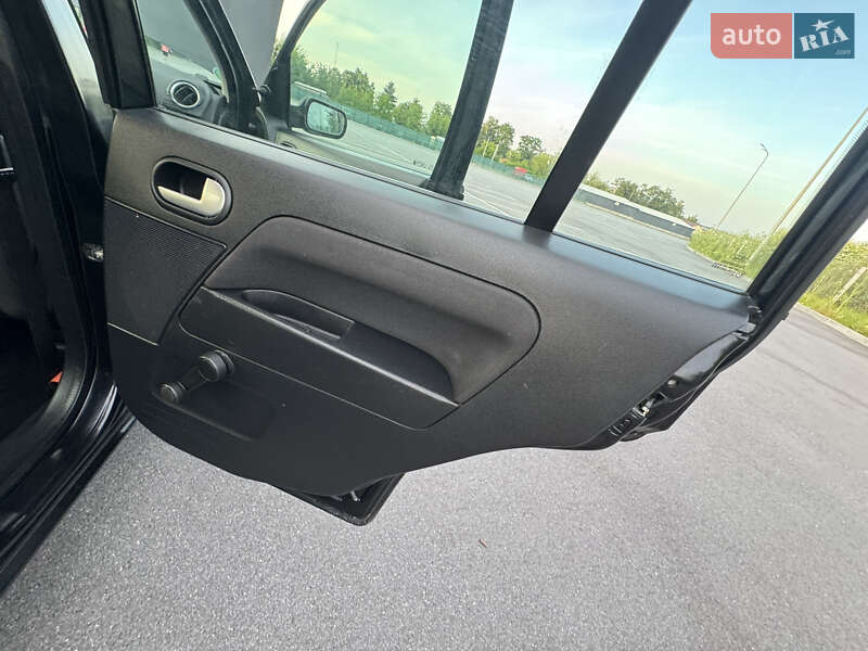 Хэтчбек Ford Fusion 2006 в Виннице