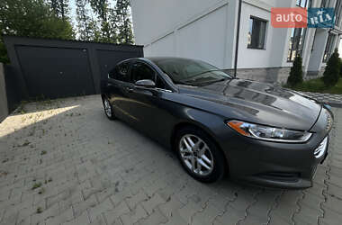 Седан Ford Fusion 2016 в 