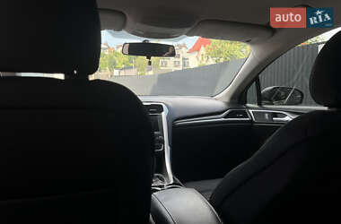 Седан Ford Fusion 2016 в 