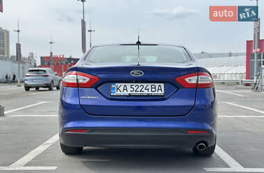 Седан Ford Fusion 2015 в 