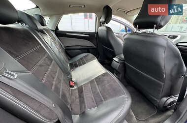 Седан Ford Fusion 2015 в 