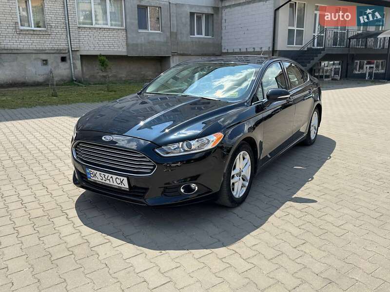 Седан Ford Fusion 2013 в 