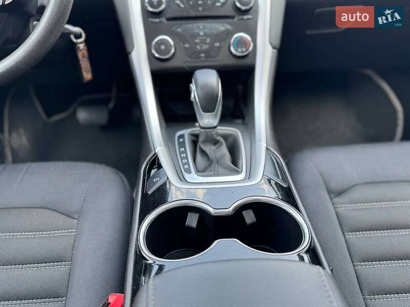Седан Ford Fusion 2013 в Ровно