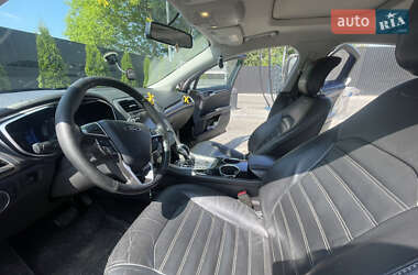 Седан Ford Fusion 2012 в 