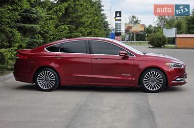 Седан Ford Fusion 2017 в 