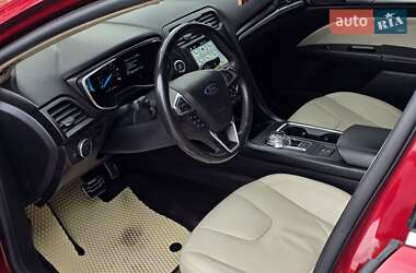 Седан Ford Fusion 2017 в 