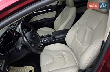 Седан Ford Fusion 2017 в 