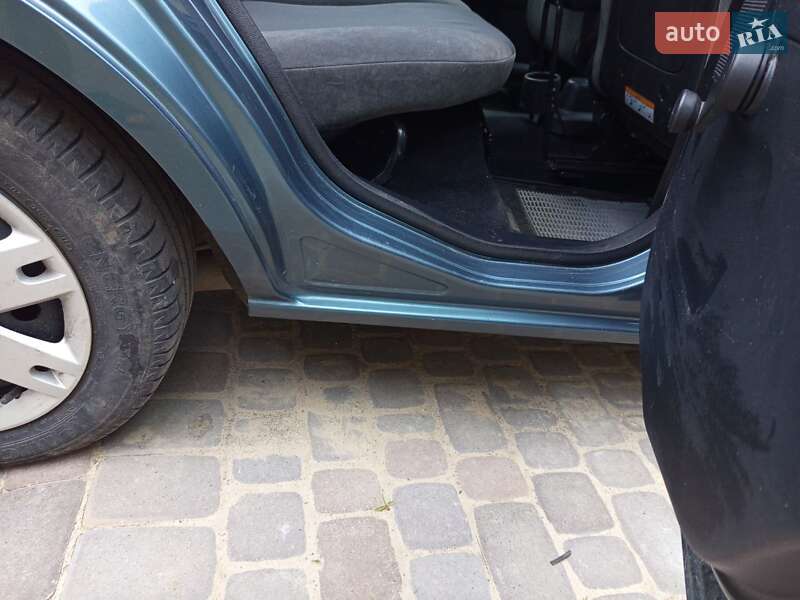 Хэтчбек Ford Fusion 2004 в Виннице