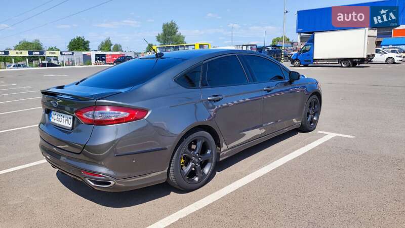 Седан Ford Fusion 2015 в Луцьку