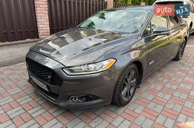 Седан Ford Fusion 2015 в 