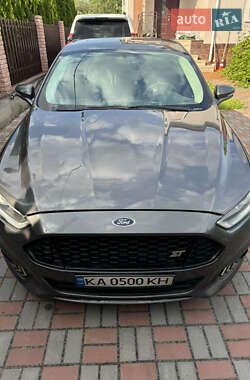 Седан Ford Fusion 2015 в 