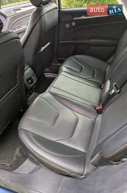 Седан Ford Fusion 2018 в 
