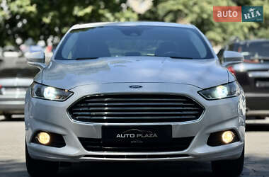 Седан Ford Fusion 2013 в 
