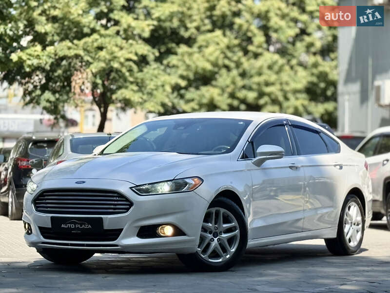 Седан Ford Fusion 2013 в 
