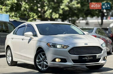 Седан Ford Fusion 2013 в 