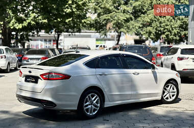 Седан Ford Fusion 2013 в 